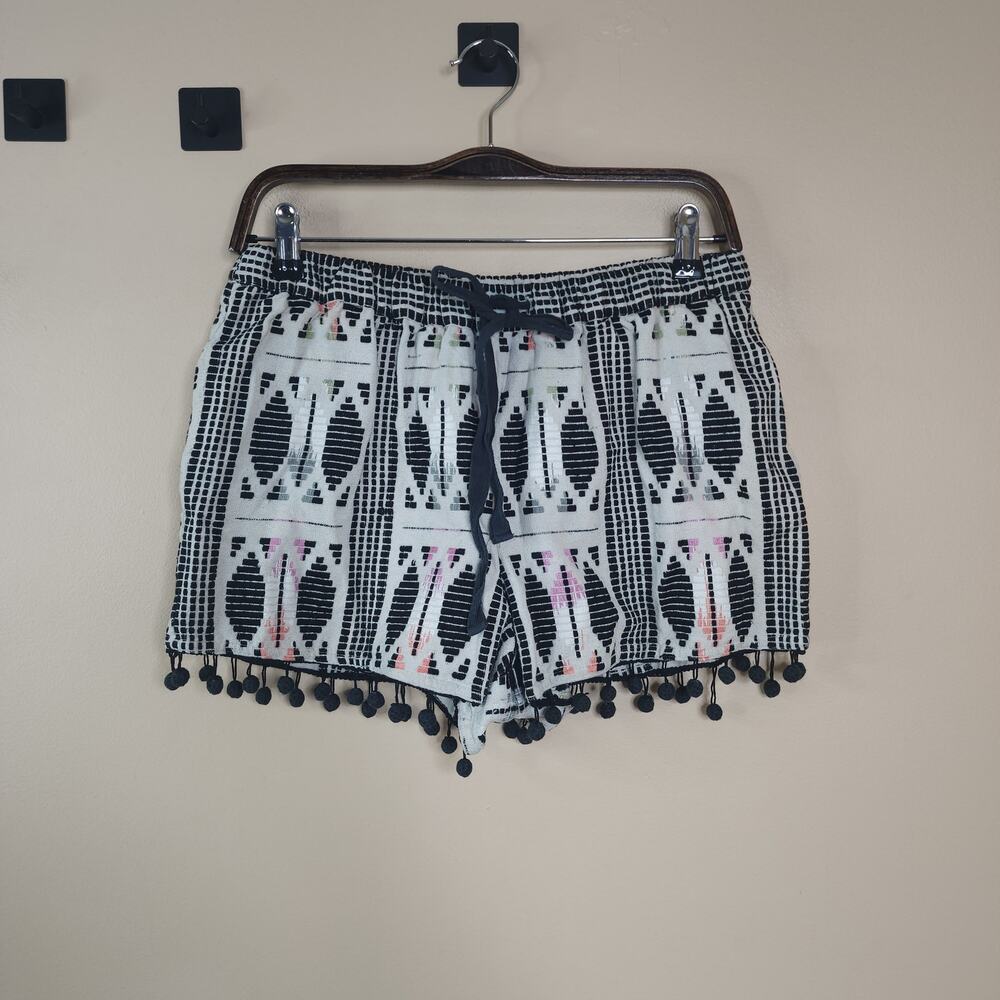 Saylor Abstract Nylah Shorts Size L